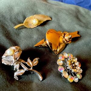 Lot of 4 Vintage Brooches